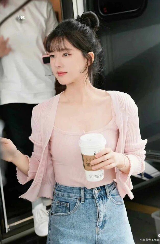 Tìm ra thời kỳ đỉnh cao nhan sắc của Triệu Lộ Tư- Ảnh 9. Tìm ra thời kỳ đỉnh cao nhan sắc của Triệu Lộ Tư- Ảnh 9.