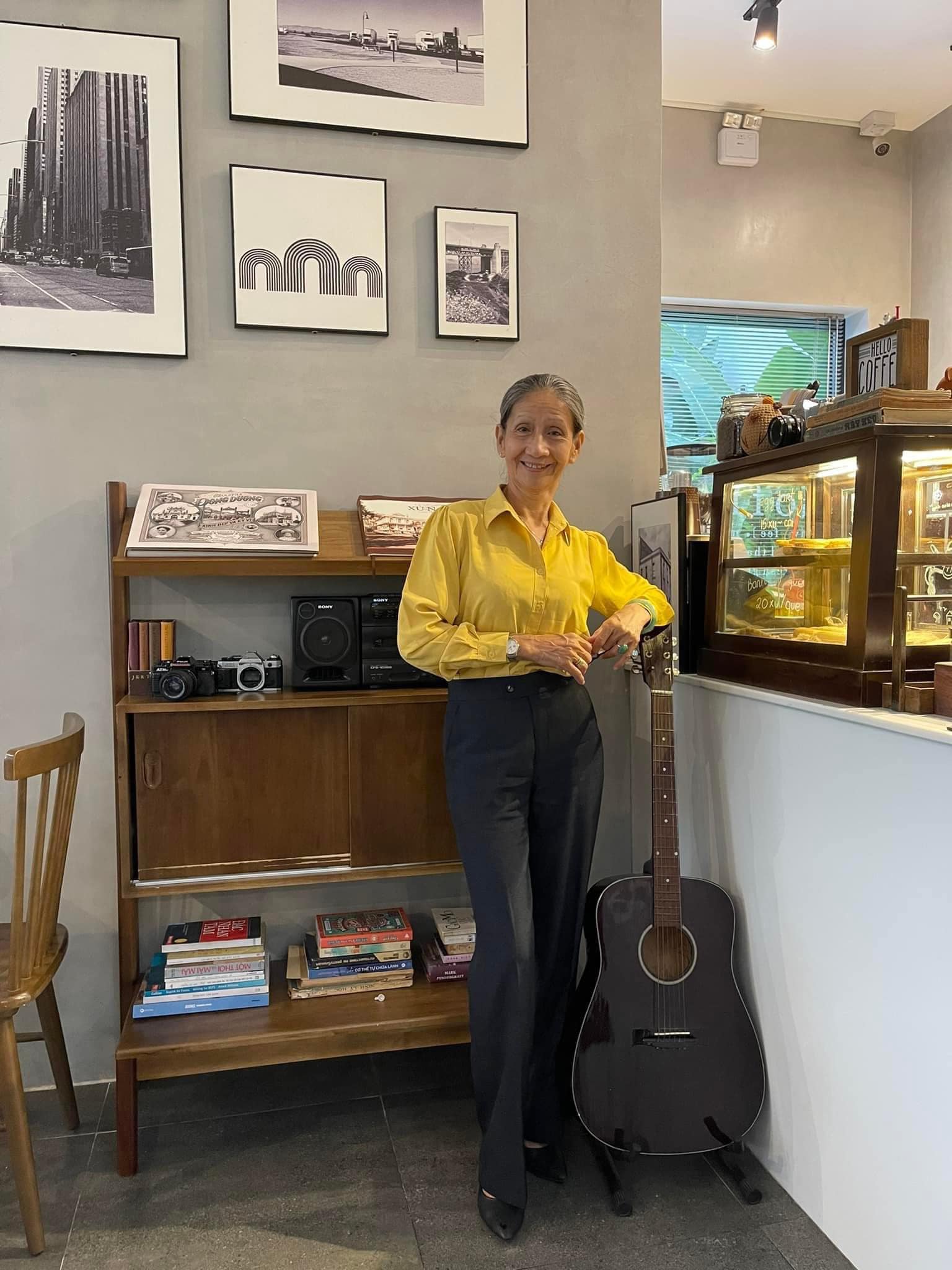 Bà nội U70 đẹp như Hoa hậu, nhìn loạt ảnh diện áo dài eo ót mới bất ngờ- Ảnh 7.