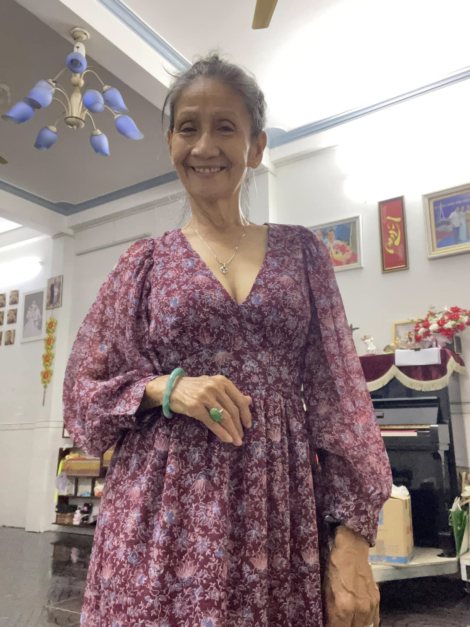 Bà nội U70 đẹp như Hoa hậu, nhìn loạt ảnh diện áo dài eo ót mới bất ngờ- Ảnh 10.