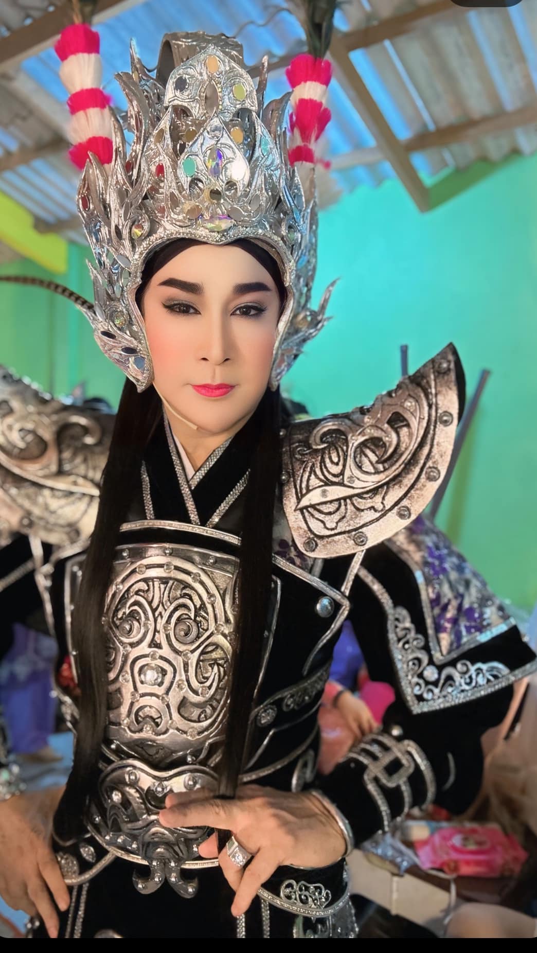 Nam NSƯT sở hữu biệt thự mặt tiền 300m2 ở Bình Chánh, nhà hàng bề thế Quận 7, U60 viên mãn bên vợ 3- Ảnh 1.