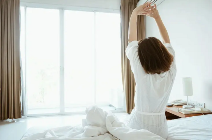 7 động tác dưỡng sinh đơn giản ai cũng nên làm để có sức khỏe toàn diện- Ảnh 6.