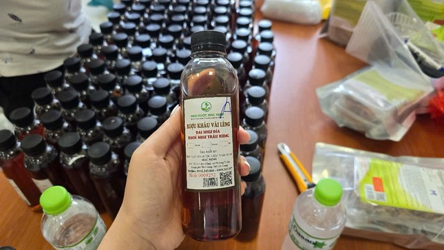 Công an Hà Nội vạch trần thủ đoạn của đường dây sản xuất, tiêu thụ thuốc tăng cường sinh lý giả- Ảnh 2. Công an Hà Nội vạch trần thủ đoạn của đường dây sản xuất, tiêu thụ thuốc tăng cường sinh lý giả- Ảnh 2.