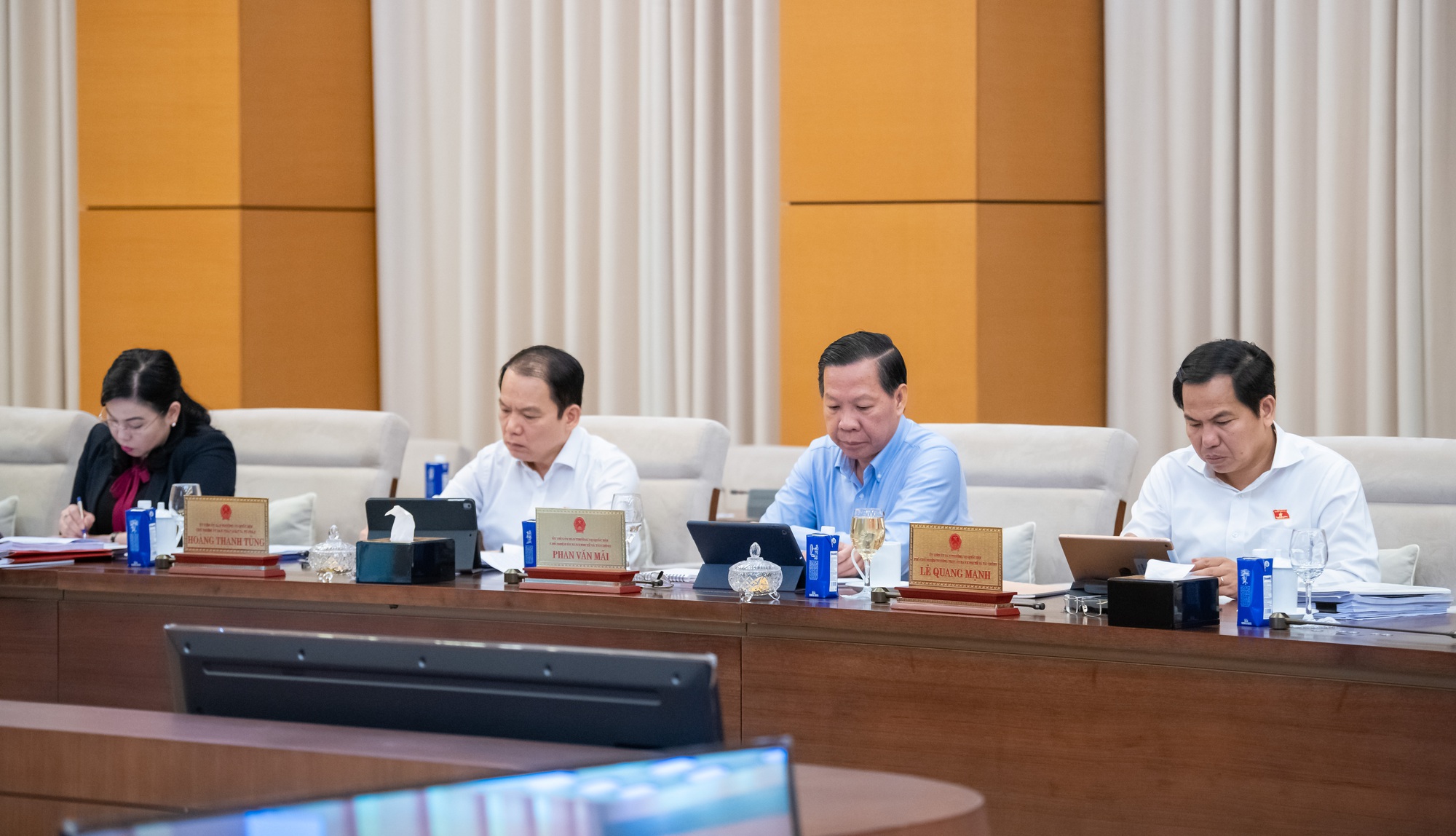 Đề xuất bỏ thi nâng ngạch; bổ nhiệm cán bộ, công chức vào ngạch theo vị trí việc làm- Ảnh 6. Đề xuất bỏ thi nâng ngạch; bổ nhiệm cán bộ, công chức vào ngạch theo vị trí việc làm- Ảnh 6.