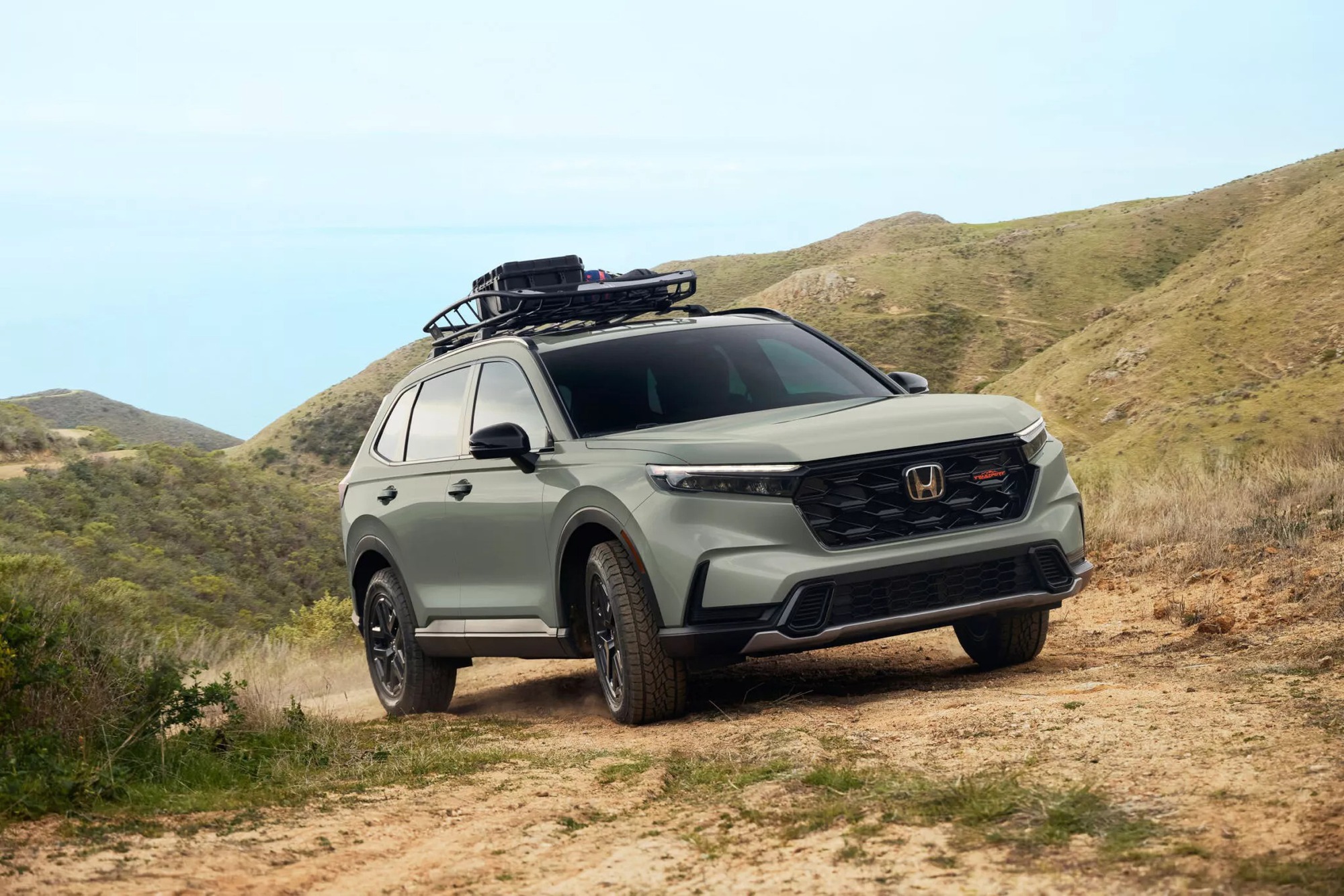 Honda CR-V 2025 ra mắt: Thêm bản offroad 204hp, ngay từ bản base đã có màn 9inch và 1 option rất quen thuộc- Ảnh 4. Honda CR-V 2025 ra mắt: Thêm bản offroad 204hp, ngay từ bản base đã có màn 9inch và 1 option rất quen thuộc- Ảnh 4.