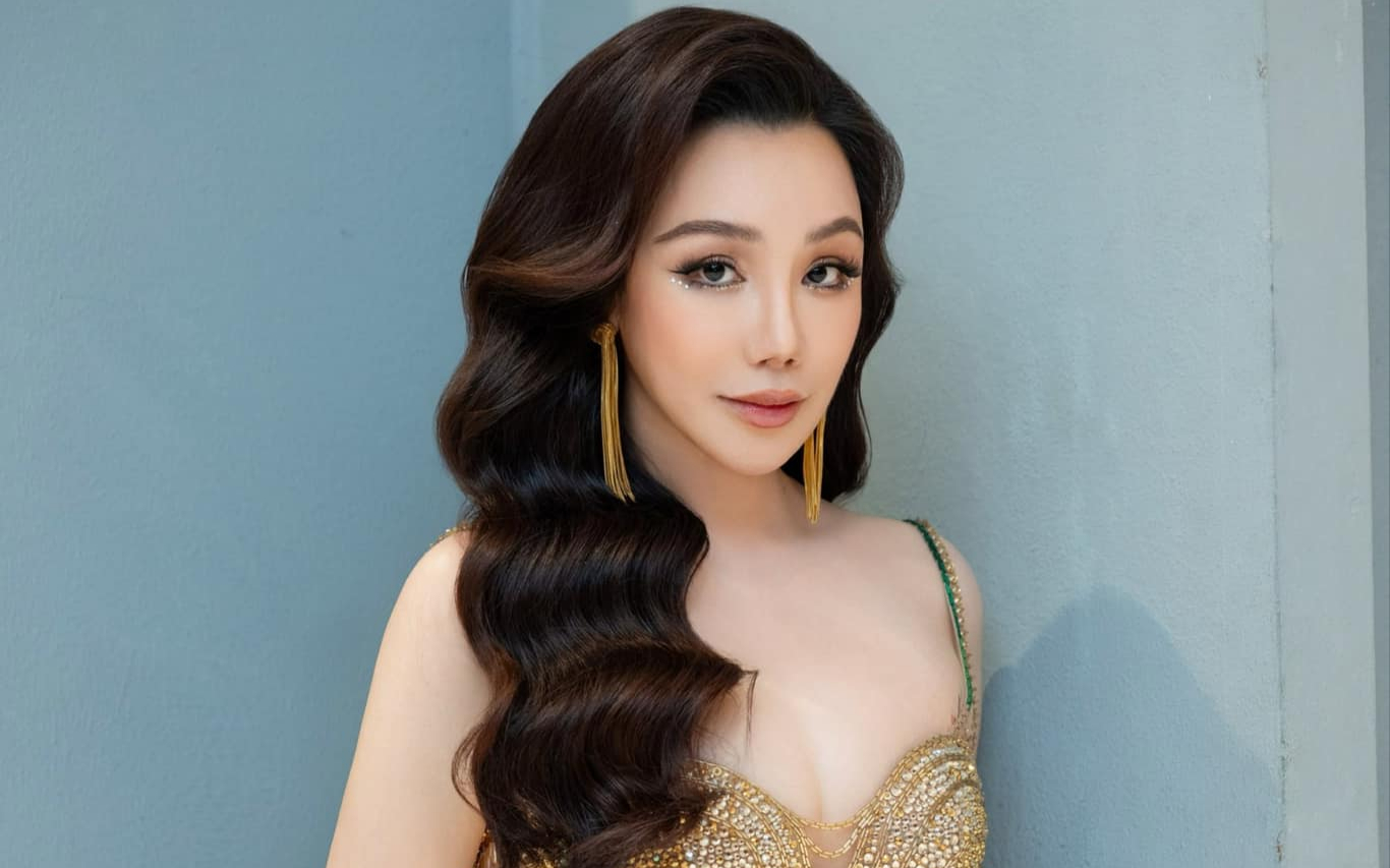 Nữ ca sĩ Việt là thủ khoa trường quân đội, trả lời cực thông minh khi bị đồn là đại gia- Ảnh 2. Nữ ca sĩ Việt là thủ khoa trường quân đội, trả lời cực thông minh khi bị đồn là đại gia- Ảnh 2.