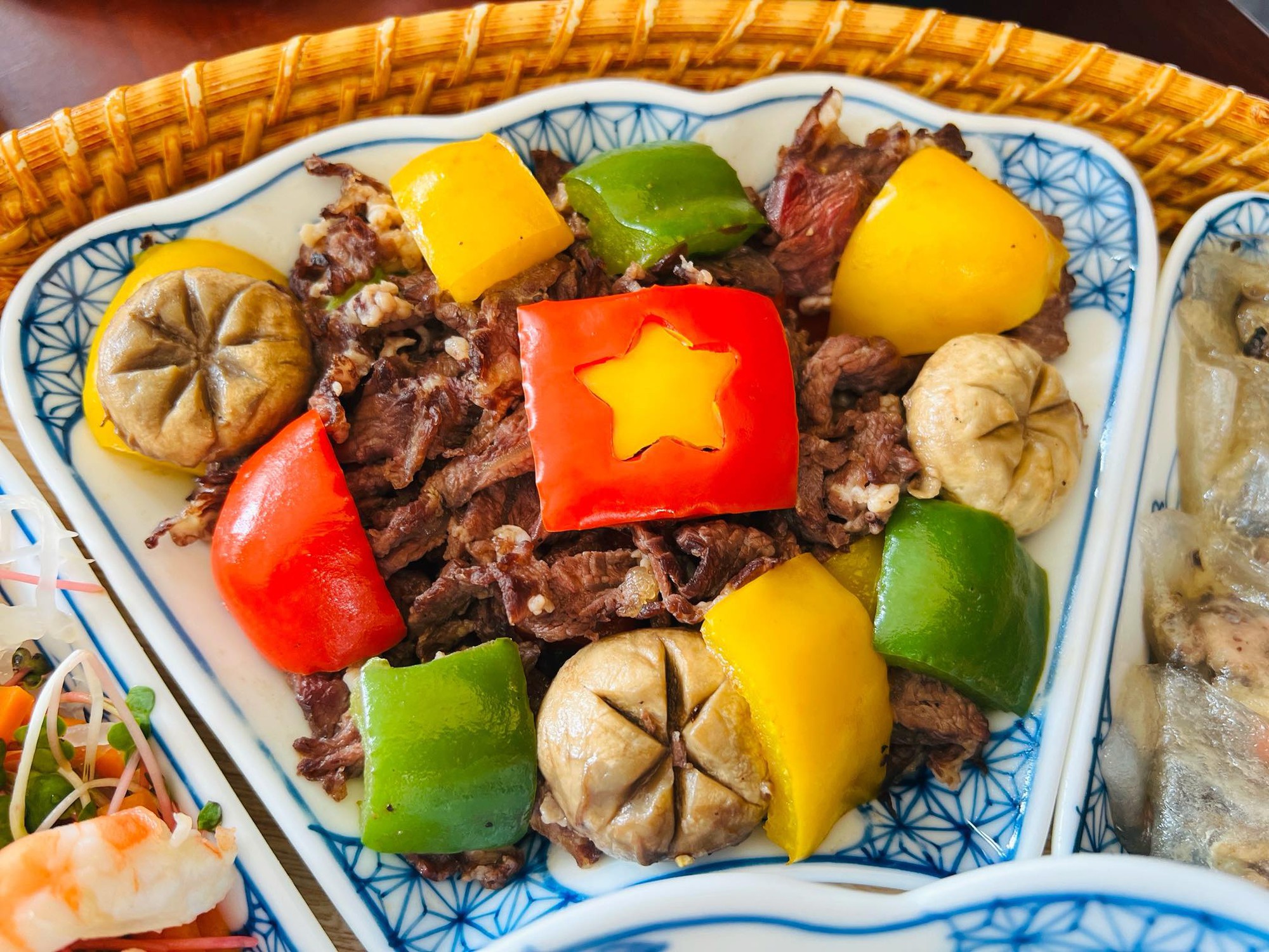 Chiêm ngưỡng mâm cơm Chiêm ngưỡng mâm cơm