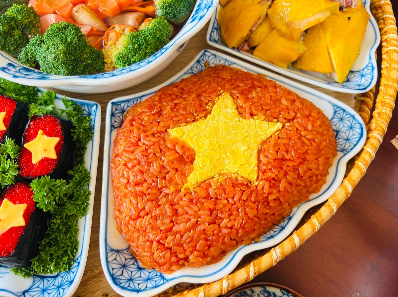 Chiêm ngưỡng mâm cơm Chiêm ngưỡng mâm cơm