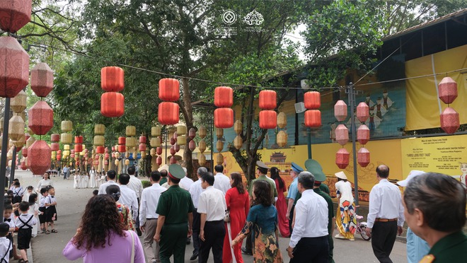 Cảnh tượng đông nghịt ngày 1/5 ở các điểm du lịch khắp cả nước, một nơi giữ vững độ hot- Ảnh 8. Cảnh tượng đông nghịt ngày 1/5 ở các điểm du lịch khắp cả nước, một nơi giữ vững độ hot- Ảnh 8.