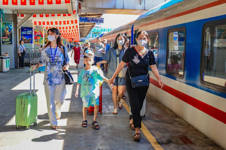 Thủ tướng yêu cầu khởi công đường sắt Lào Cai - Hà Nội - Hải Phòng ngày 19/12- Ảnh 1.