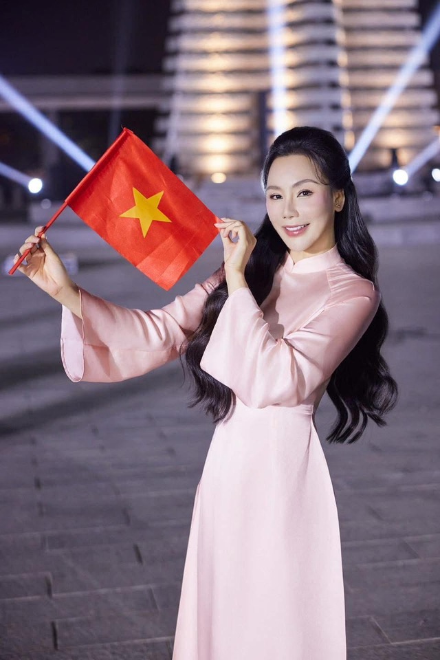 Nữ ca sĩ Việt là thủ khoa trường quân đội, trả lời cực thông minh khi bị đồn là đại gia- Ảnh 1. Nữ ca sĩ Việt là thủ khoa trường quân đội, trả lời cực thông minh khi bị đồn là đại gia- Ảnh 1.