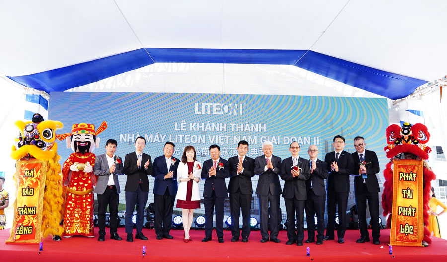 Tập đoàn Đài Loan sản xuất bảng mạch điện tử đã đầu tư gần 700 triệu USD ở Quảng Ninh, 100 triệu USD ở Hải Phòng, sẽ đầu tư thêm hàng triệu USD để mở rộng sản xuất- Ảnh 2. Tập đoàn Đài Loan sản xuất bảng mạch điện tử đã đầu tư gần 700 triệu USD ở Quảng Ninh, 100 triệu USD ở Hải Phòng, sẽ đầu tư thêm hàng triệu USD để mở rộng sản xuất- Ảnh 2.
