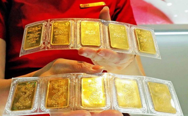 Cho bạn vay “nóng” 3 lượng vàng vào hôm lập đỉnh 124 triệu đồng/lượng, người phụ nữ mất ngủ vì giá vàng biến động, lao dốc từng ngày- Ảnh 2. Cho bạn vay “nóng” 3 lượng vàng vào hôm lập đỉnh 124 triệu đồng/lượng, người phụ nữ mất ngủ vì giá vàng biến động, lao dốc từng ngày- Ảnh 2.