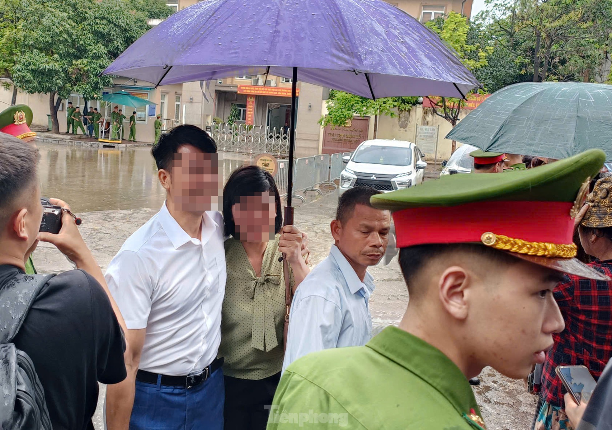 Công an Hà Nội công bố Quyết định đặc xá cho 139 phạm nhân dịp 30/4- Ảnh 17. Công an Hà Nội công bố Quyết định đặc xá cho 139 phạm nhân dịp 30/4- Ảnh 17.