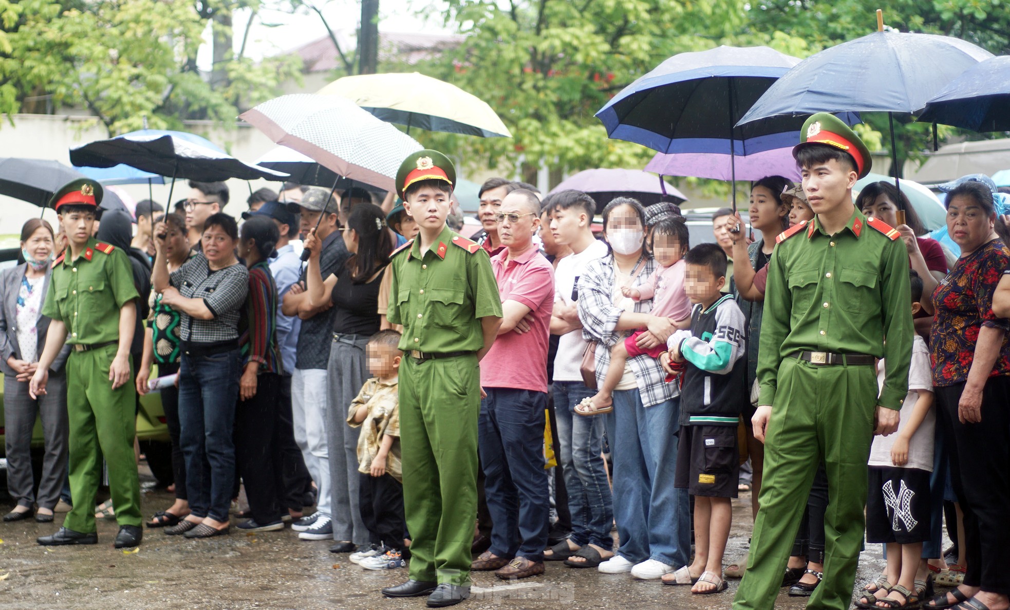 Công an Hà Nội công bố Quyết định đặc xá cho 139 phạm nhân dịp 30/4- Ảnh 19. Công an Hà Nội công bố Quyết định đặc xá cho 139 phạm nhân dịp 30/4- Ảnh 19.