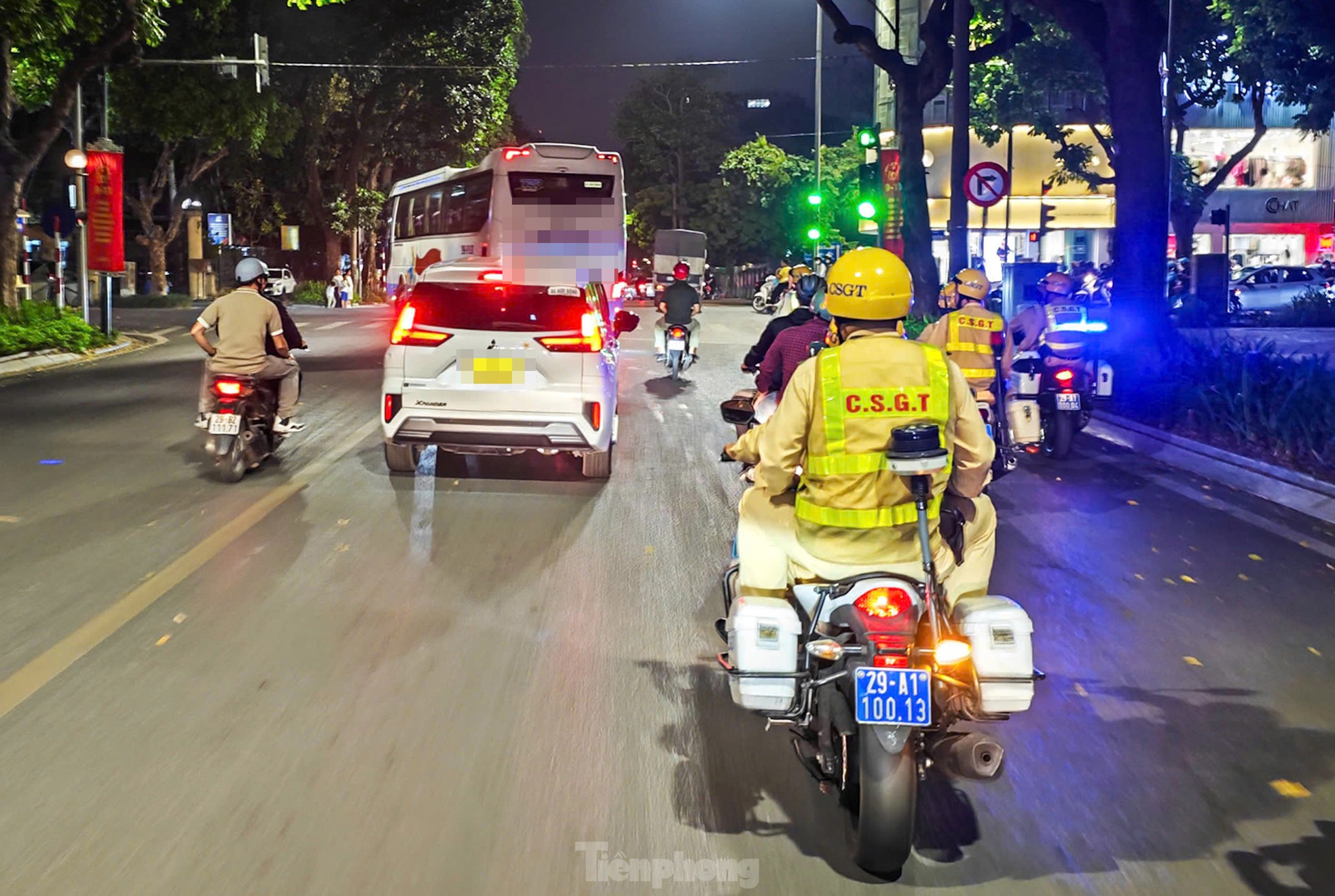 Hà Nội: Uống 4 cốc bia xong đi giao hàng cho vợ, nam tài xế xe máy bị phạt nặng- Ảnh 5. Hà Nội: Uống 4 cốc bia xong đi giao hàng cho vợ, nam tài xế xe máy bị phạt nặng- Ảnh 5.