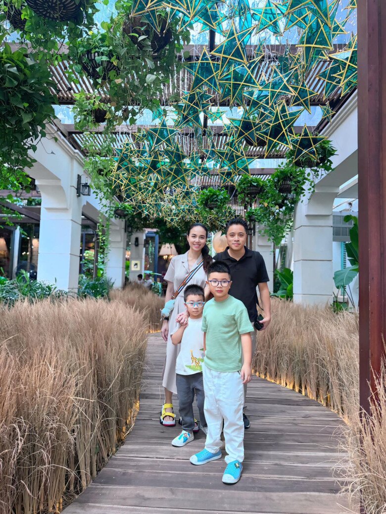 bất ngờ nổi lên với danh xưng "người làm truyền thông đỉnh nhất hiện tại": Nhìn đến profile học vấn cùng danh tính bố ruột mới hiểu!- Ảnh 7. bất ngờ nổi lên với danh xưng "người làm truyền thông đỉnh nhất hiện tại": Nhìn đến profile học vấn cùng danh tính bố ruột mới hiểu!- Ảnh 7.