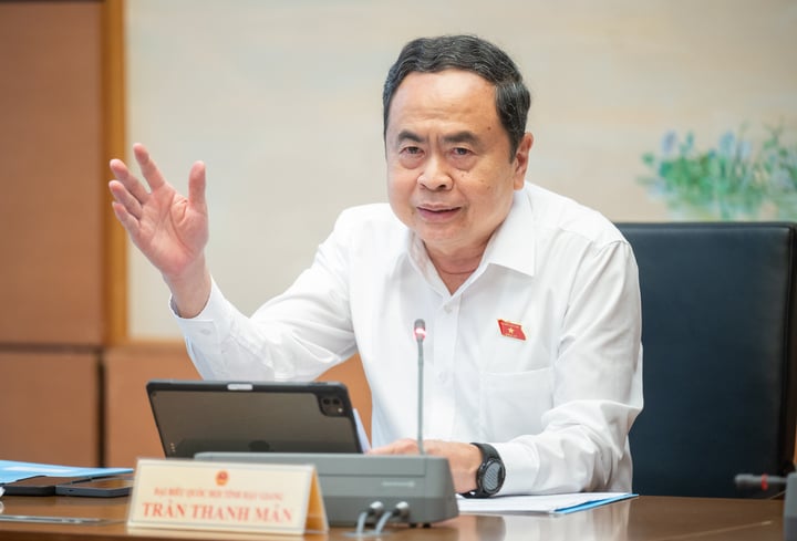 Chủ tịch Quốc hội: Nhiều nơi cứ bí thư, chủ tịch mới là thay đổi quy hoạch- Ảnh 1. Chủ tịch Quốc hội: Nhiều nơi cứ bí thư, chủ tịch mới là thay đổi quy hoạch- Ảnh 1.