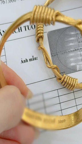 Nữ chủ nhà nghỉ ở Hà Nội đã mất 16 cây vàng đeo trên người như thế nào?- Ảnh 2. Nữ chủ nhà nghỉ ở Hà Nội đã mất 16 cây vàng đeo trên người như thế nào?- Ảnh 2.