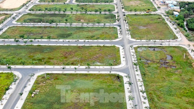 Sáp nhập TPHCM với Bình Dương và Bà Rịa - Vũng Tàu: Có nên xuống tiền mua đất?- Ảnh 2. Sáp nhập TPHCM với Bình Dương và Bà Rịa - Vũng Tàu: Có nên xuống tiền mua đất?- Ảnh 2.