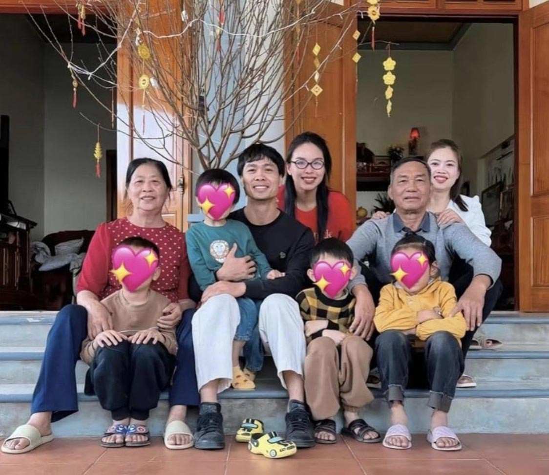 Viral ảnh hiếm của Viên Minh-vợ Công Phượng: Nhan sắc khác xa hiện tại, khí chất tiểu thư trâm anh thế phiệt khó giấu- Ảnh 9.