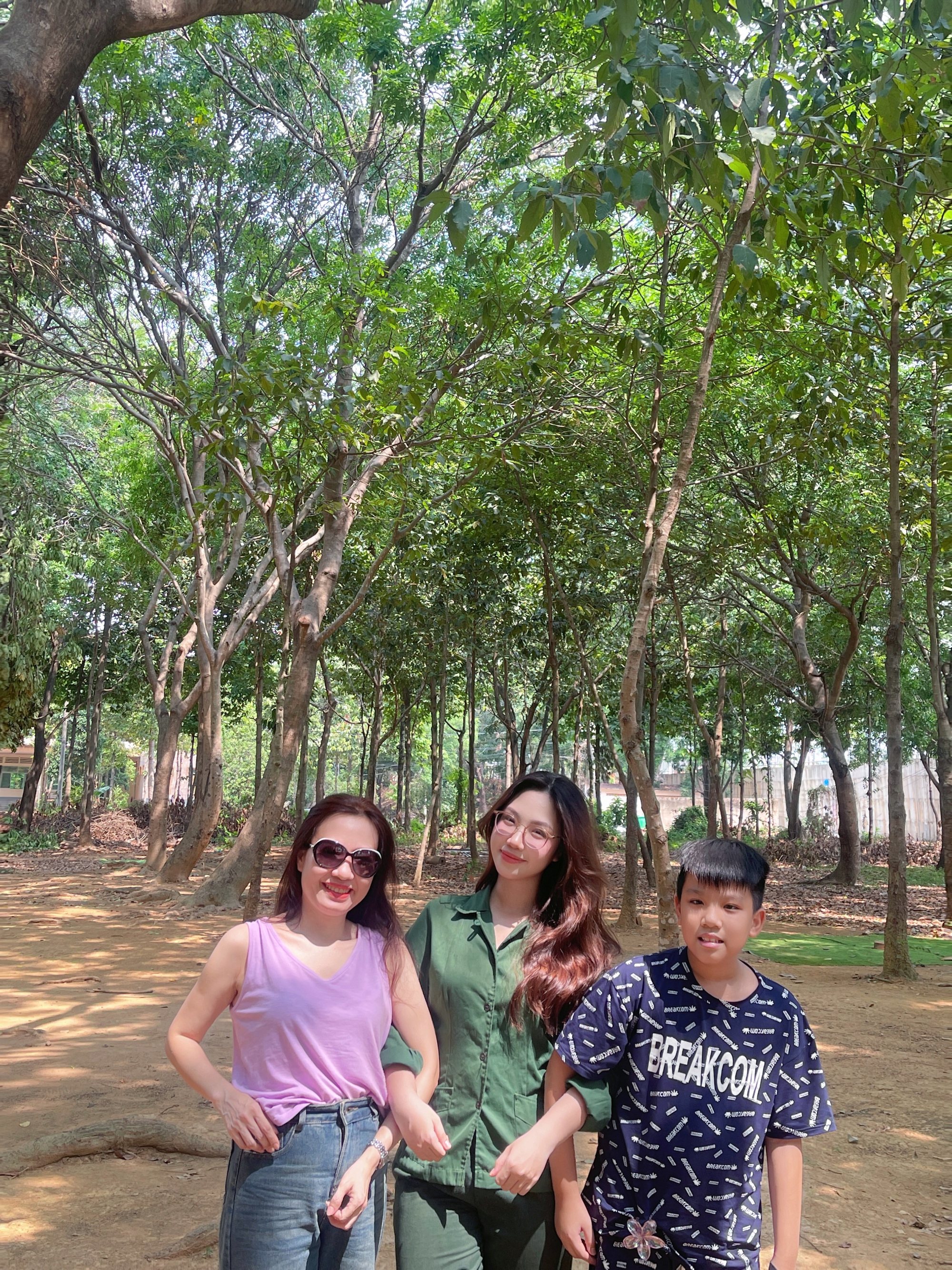 Khi mẹ con cùng "tần số": Tâm sự chuyện thất tình, rủ nhau đi concert- Ảnh 6. Khi mẹ con cùng "tần số": Tâm sự chuyện thất tình, rủ nhau đi concert- Ảnh 6.
