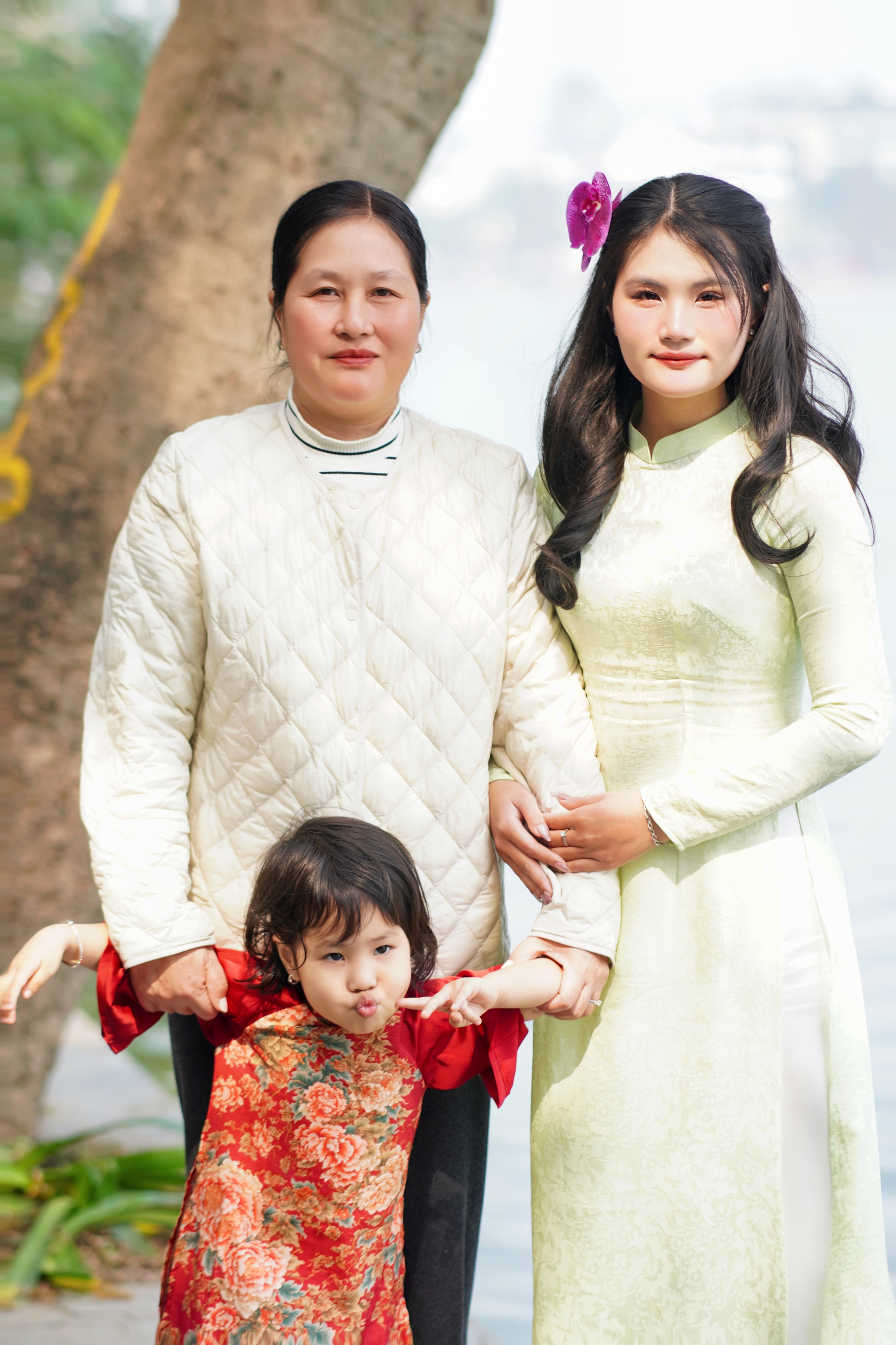 Khi mẹ con cùng "tần số": Tâm sự chuyện thất tình, rủ nhau đi concert- Ảnh 1. Khi mẹ con cùng "tần số": Tâm sự chuyện thất tình, rủ nhau đi concert- Ảnh 1.