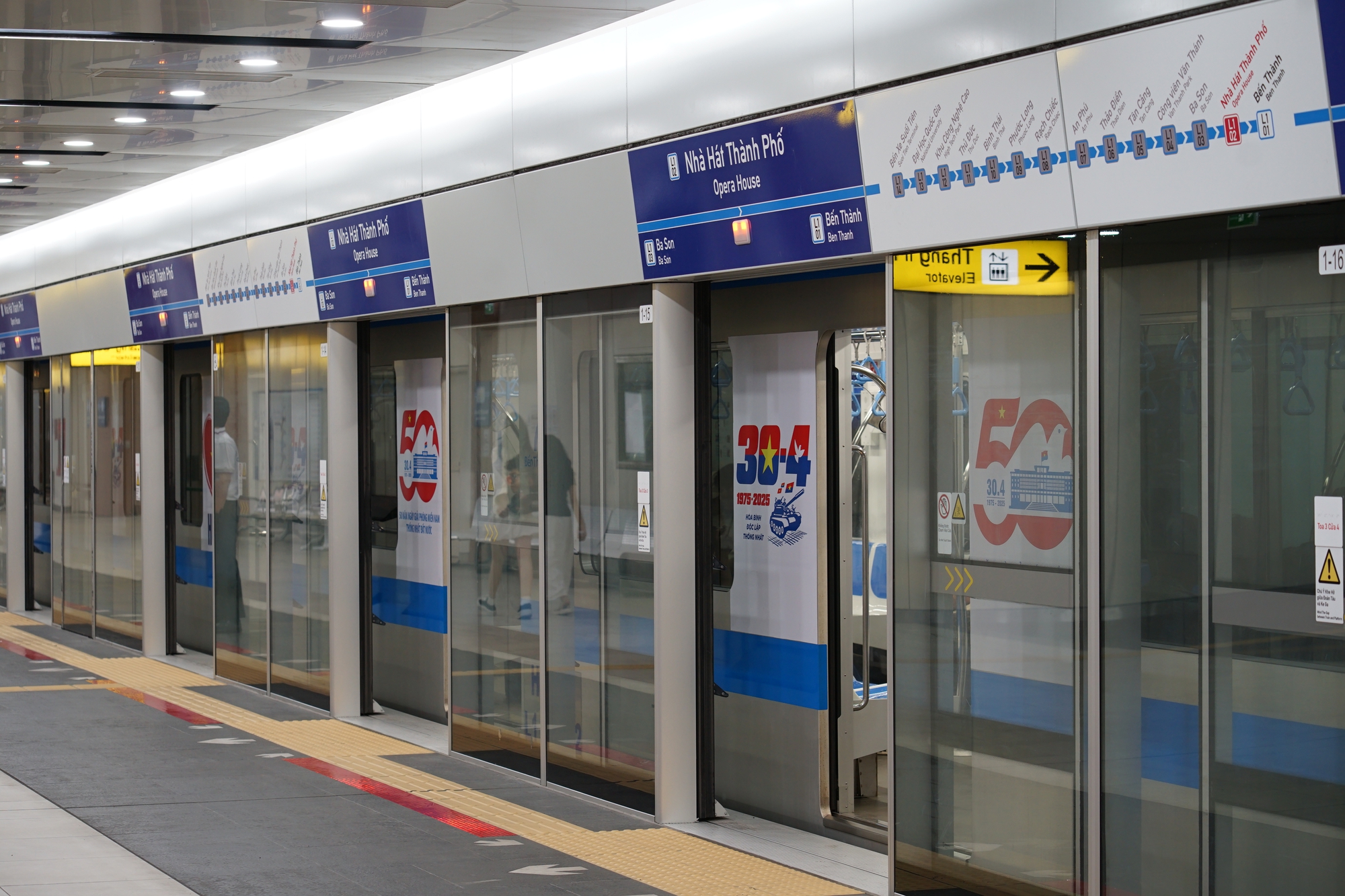 Thực hư Metro số 1 cấm chụp ảnh: Địa điểm sống ảo đình đám của giới trẻ TP.HCM có còn tự do check-in?- Ảnh 9. Thực hư Metro số 1 cấm chụp ảnh: Địa điểm sống ảo đình đám của giới trẻ TP.HCM có còn tự do check-in?- Ảnh 9.