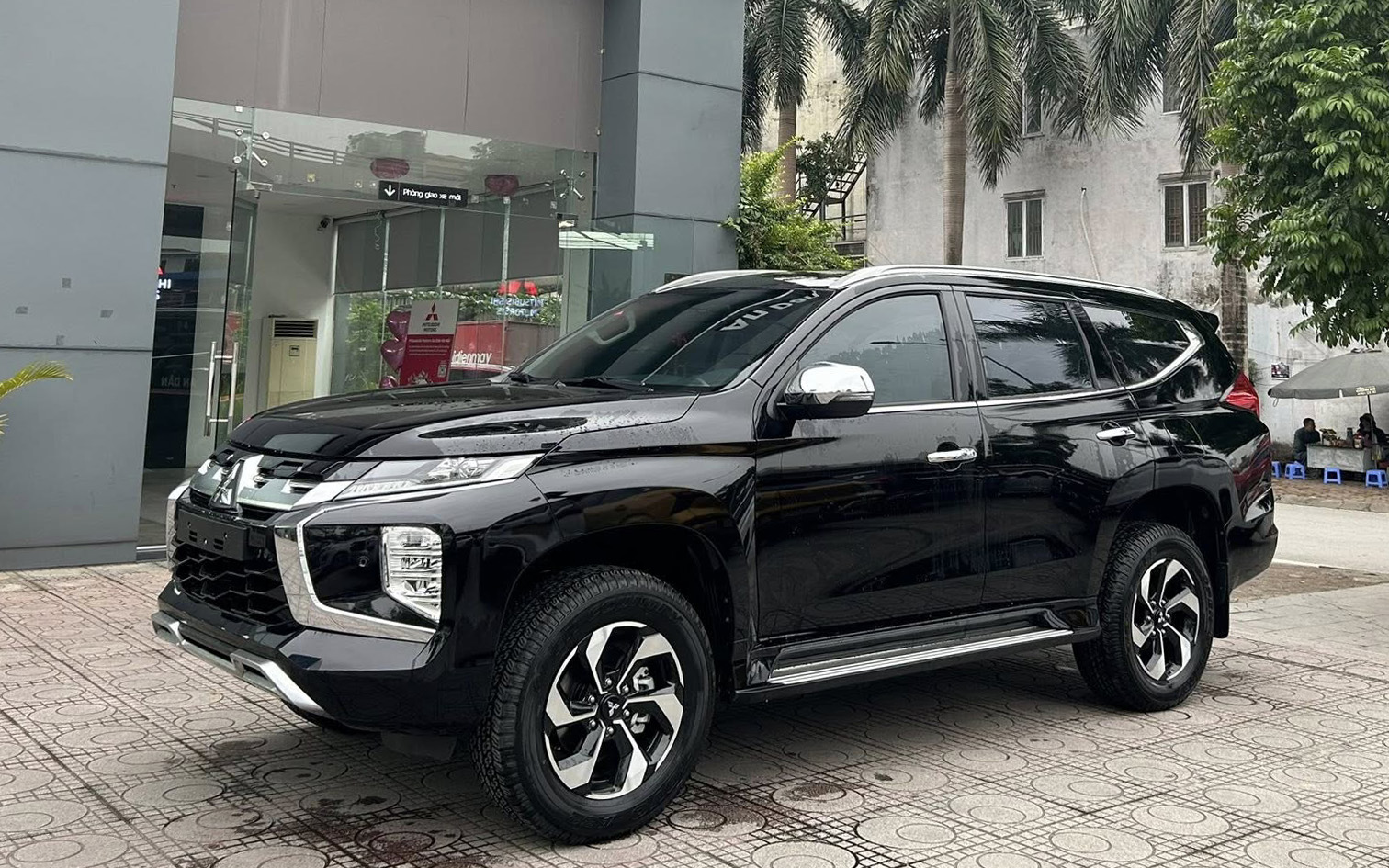 Mitsubishi Pajero Sport 2025 giảm giá còn 1,13 tỷ đồng, đại lý bù thêm nhiều ‘option’ khuyết thiếu cạnh tranh Everest- Ảnh 3. Mitsubishi Pajero Sport 2025 giảm giá còn 1,13 tỷ đồng, đại lý bù thêm nhiều ‘option’ khuyết thiếu cạnh tranh Everest- Ảnh 3.