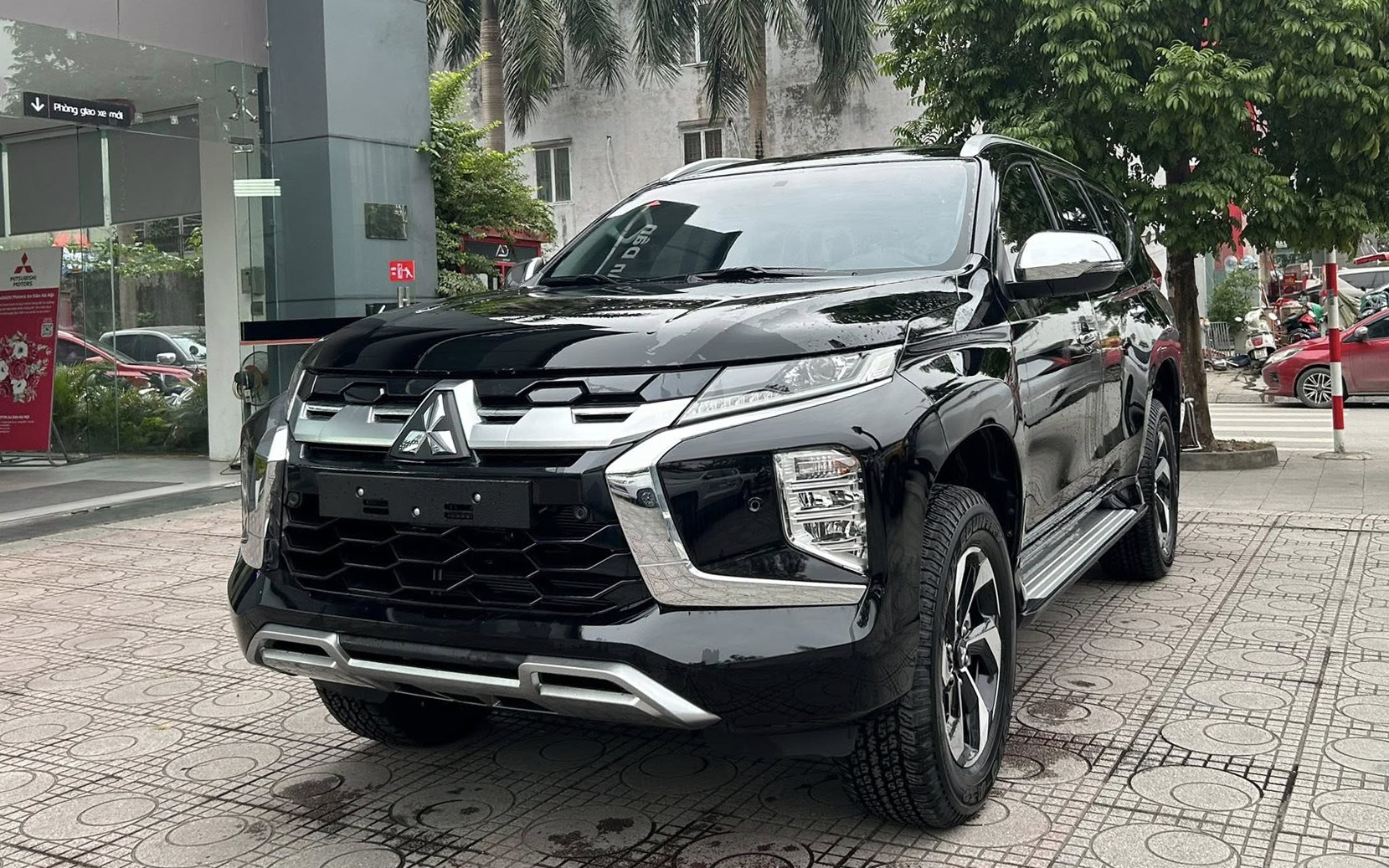 Mitsubishi Pajero Sport 2025 giảm giá còn 1,13 tỷ đồng, đại lý bù thêm nhiều ‘option’ khuyết thiếu cạnh tranh Everest- Ảnh 2. Mitsubishi Pajero Sport 2025 giảm giá còn 1,13 tỷ đồng, đại lý bù thêm nhiều ‘option’ khuyết thiếu cạnh tranh Everest- Ảnh 2.