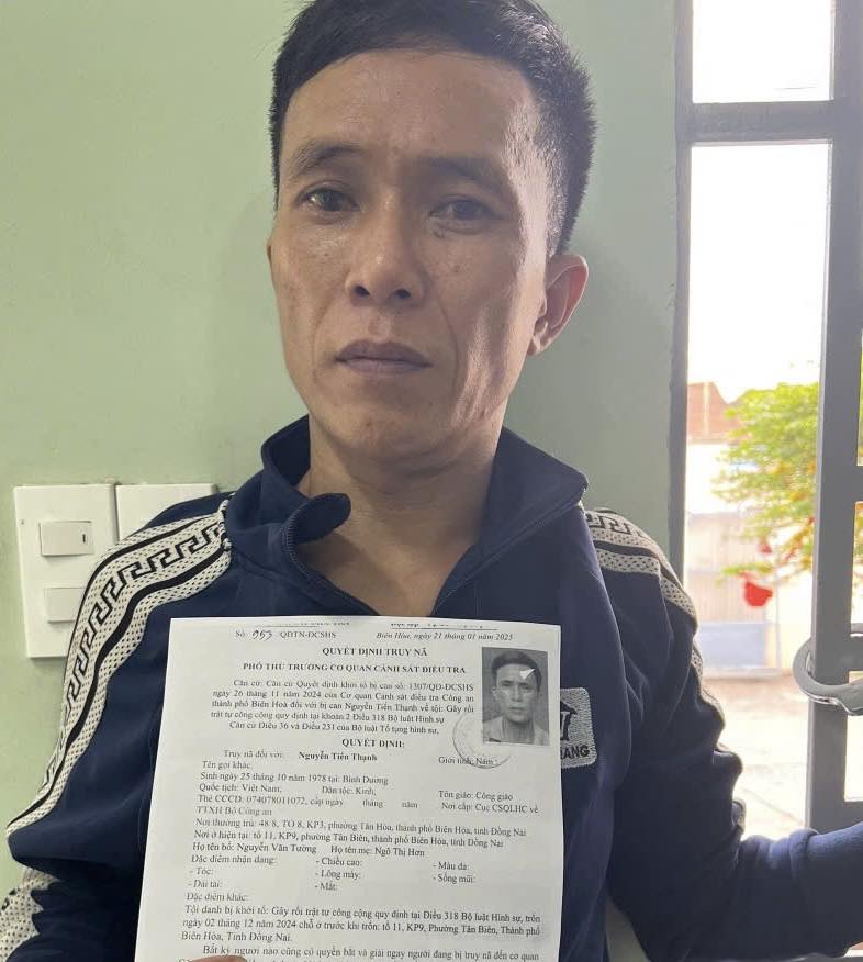 Khống chế, bắt giữ đối tượng truy nã Nguyễn Tiến Thạnh- Ảnh 1. Khống chế, bắt giữ đối tượng truy nã Nguyễn Tiến Thạnh- Ảnh 1.