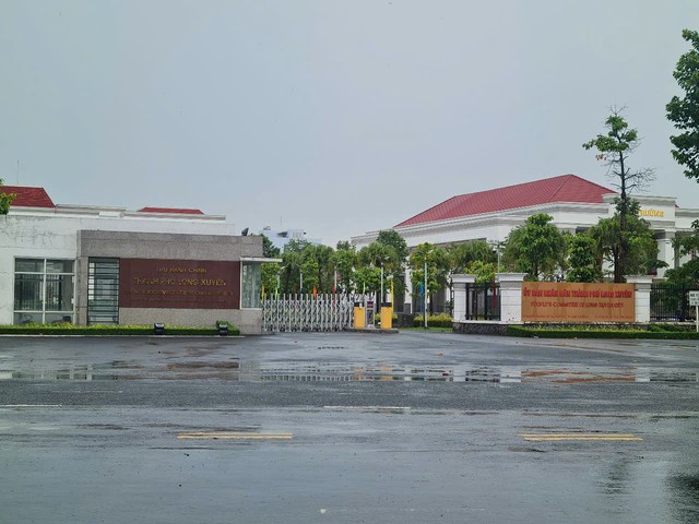 Nguyên Chủ tịch UBND tỉnh An Giang vi phạm quy định về những điều đảng viên không được làm- Ảnh 1. Nguyên Chủ tịch UBND tỉnh An Giang vi phạm quy định về những điều đảng viên không được làm- Ảnh 1.