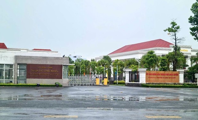 An Giang xem xét kỷ luật nhiều lãnh đạo huyện liên quan sai phạm đất đai- Ảnh 1. An Giang xem xét kỷ luật nhiều lãnh đạo huyện liên quan sai phạm đất đai- Ảnh 1.