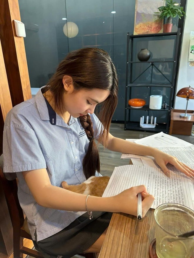 Netizen gọi Hạt Dẻ là ẩn số- Ảnh 5. Netizen gọi Hạt Dẻ là ẩn số- Ảnh 5.
