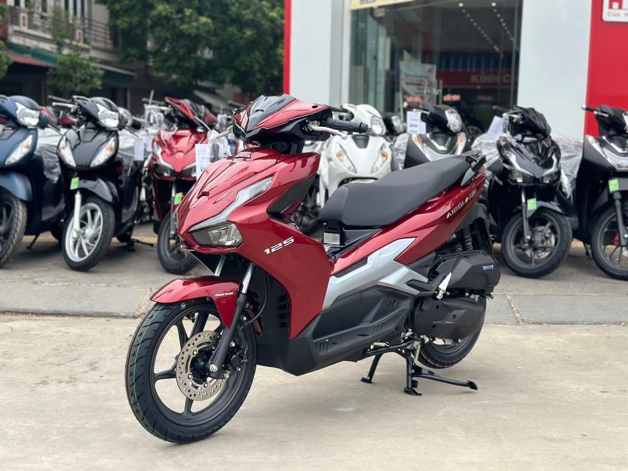 "Xe ga quốc dân" của Honda bất ngờ chênh giá kỷ lục, cao nhất gần 11 triệu đồng- Ảnh 3. "Xe ga quốc dân" của Honda bất ngờ chênh giá kỷ lục, cao nhất gần 11 triệu đồng- Ảnh 3.