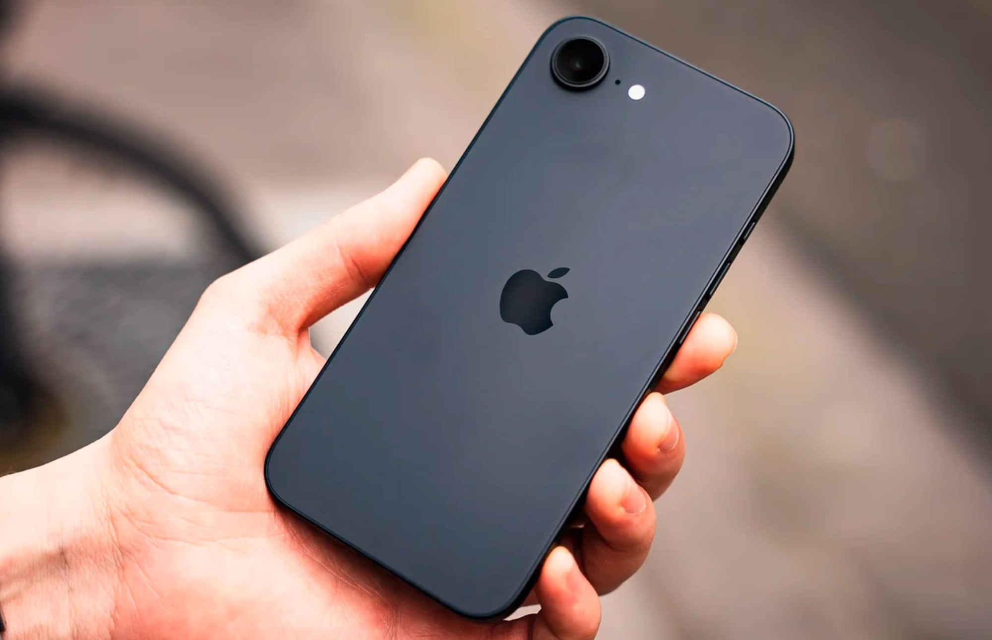 Vừa mới ra mắt, iPhone mới nhất của Apple đã giảm giá tiền triệu- Ảnh 3. Vừa mới ra mắt, iPhone mới nhất của Apple đã giảm giá tiền triệu- Ảnh 3.