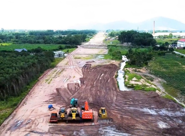 Nhiều khu dân cư ngập nặng do thi công cao tốc Biên Hòa – Vũng Tàu- Ảnh 1. Nhiều khu dân cư ngập nặng do thi công cao tốc Biên Hòa – Vũng Tàu- Ảnh 1.