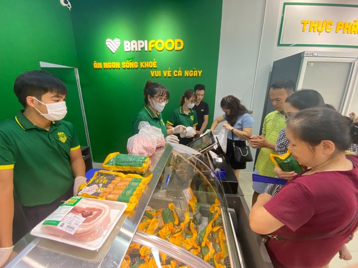 Sự biến mất của chuỗi cửa hàng heo ăn chuối - giấc mộng một thời của bầu Đức- Ảnh 2. Sự biến mất của chuỗi cửa hàng heo ăn chuối - giấc mộng một thời của bầu Đức- Ảnh 2.