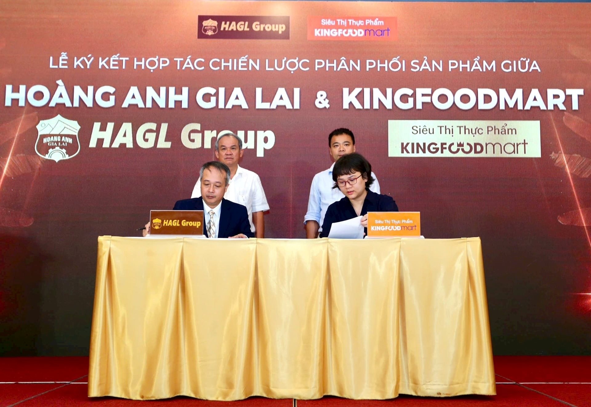 Sự biến mất của chuỗi cửa hàng heo ăn chuối - giấc mộng một thời của bầu Đức- Ảnh 4. Sự biến mất của chuỗi cửa hàng heo ăn chuối - giấc mộng một thời của bầu Đức- Ảnh 4.