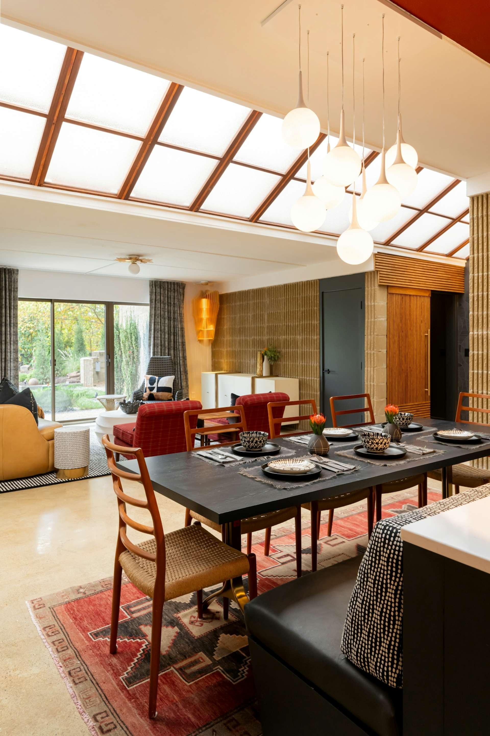 Độc đáo ngôi nhà xây dựng chìm dưới lòng đất- Ảnh 3. Độc đáo ngôi nhà xây dựng chìm dưới lòng đất- Ảnh 3.