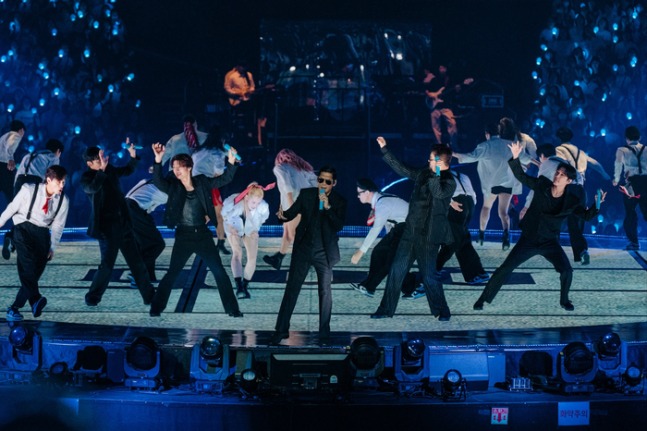 Idol Kpop lớn tuổi nhất lộ diện: Ra mắt lúc người khác "về hưu", hiện ở độ tuổi có thể... lên chức ông!- Ảnh 6. Idol Kpop lớn tuổi nhất lộ diện: Ra mắt lúc người khác "về hưu", hiện ở độ tuổi có thể... lên chức ông!- Ảnh 6.
