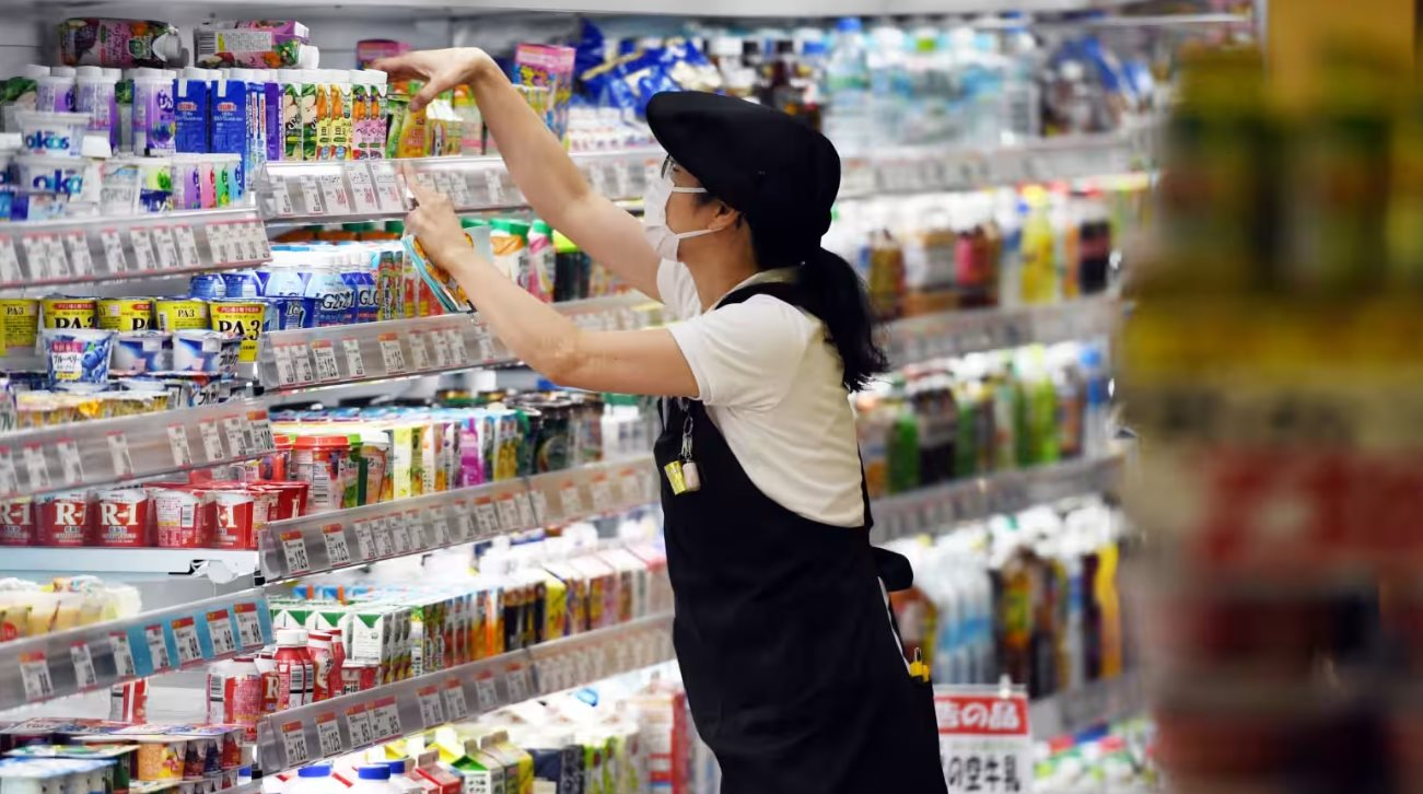 Hơn 64.000 nhân sự bán lẻ mất việc từ đầu năm 2025, riêng tháng 4 đã có hơn 7.000 người ra đi, cuộc khủng hoảng vì TMĐT và AI lan rộng- Ảnh 1. Hơn 64.000 nhân sự bán lẻ mất việc từ đầu năm 2025, riêng tháng 4 đã có hơn 7.000 người ra đi, cuộc khủng hoảng vì TMĐT và AI lan rộng- Ảnh 1.