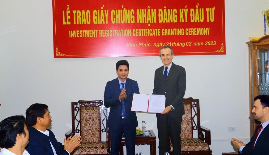 Hãng xe máy Ý Piaggio có kế hoạch đầu tư thêm 26 triệu Euro xây một xưởng sơn xe tại Việt Nam- Ảnh 1. Hãng xe máy Ý Piaggio có kế hoạch đầu tư thêm 26 triệu Euro xây một xưởng sơn xe tại Việt Nam- Ảnh 1.