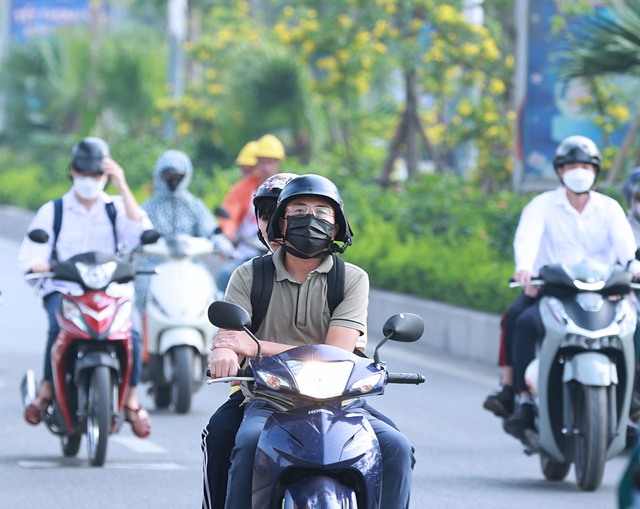 Hình ảnh lạ thường được ghi nhận tại Hà Nội vào buổi sáng sớm đầu tuần- Ảnh 5. Hình ảnh lạ thường được ghi nhận tại Hà Nội vào buổi sáng sớm đầu tuần- Ảnh 5.