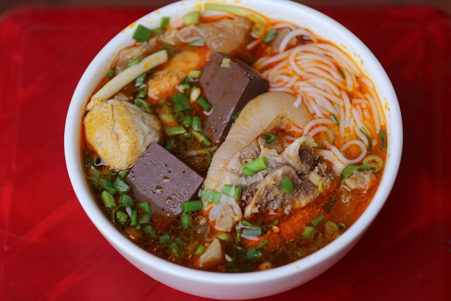 Không phải phở, bánh mì, món ăn 30.000 đồng/bát này mới là hương vị Việt lọt top ngon nhất thế giới- Ảnh 1. Không phải phở, bánh mì, món ăn 30.000 đồng/bát này mới là hương vị Việt lọt top ngon nhất thế giới- Ảnh 1.