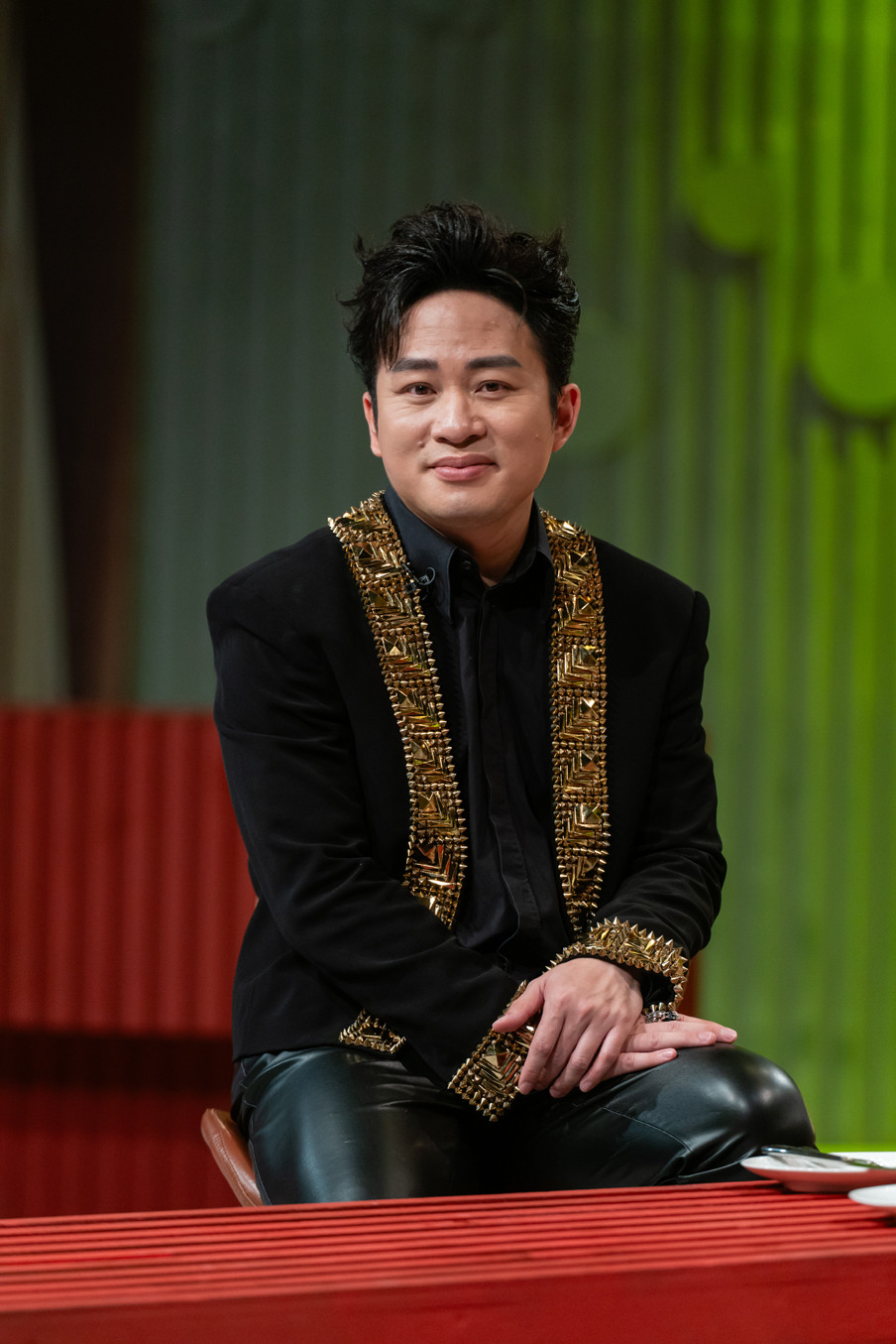 Nam ca sĩ nổi đình đám, nhà trung tâm quận Tây Hồ sang chảnh, hôn nhân viên mãn bên vợ hơn 2 tuổi- Ảnh 2. Nam ca sĩ nổi đình đám, nhà trung tâm quận Tây Hồ sang chảnh, hôn nhân viên mãn bên vợ hơn 2 tuổi- Ảnh 2.