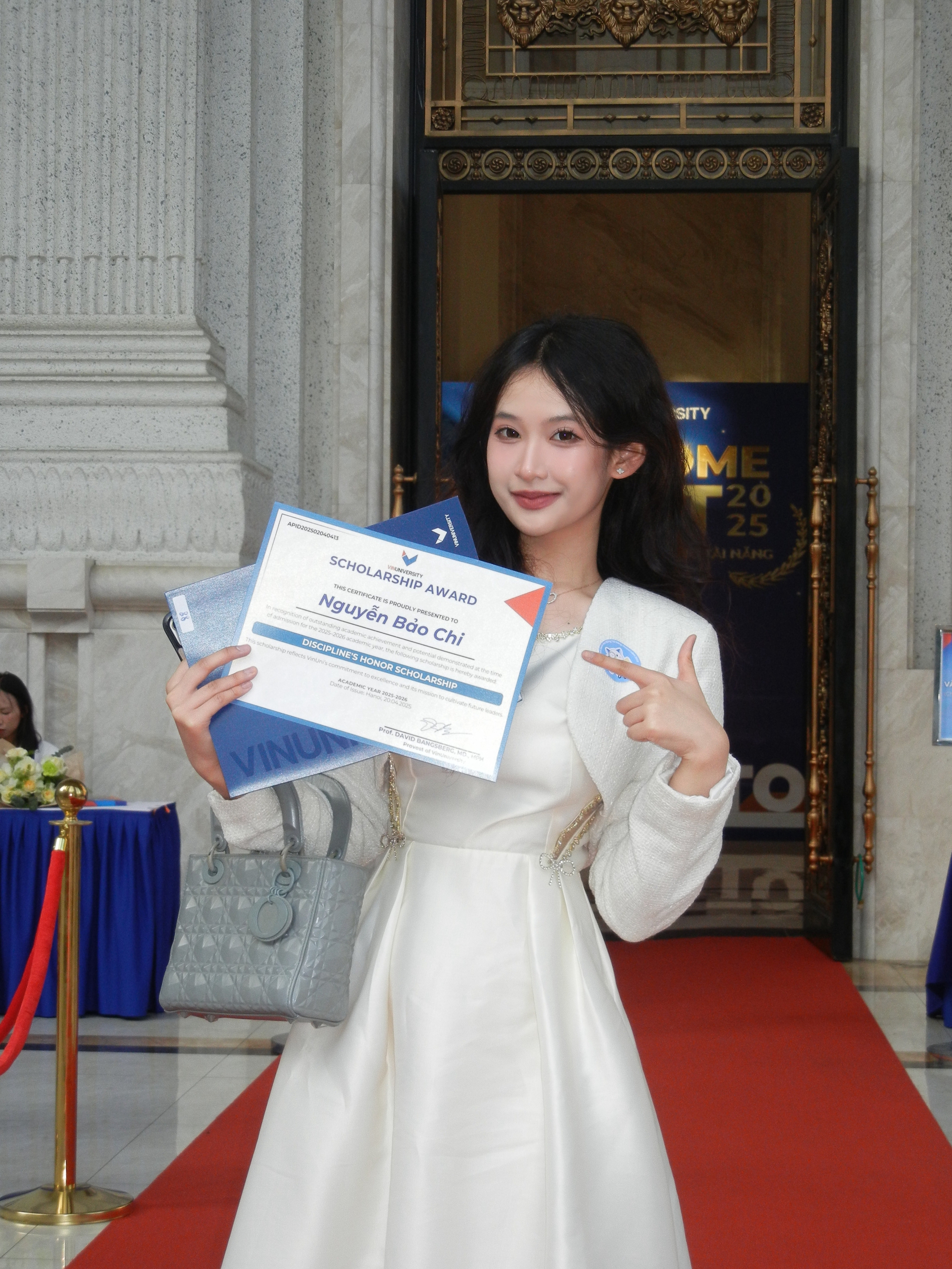 Bị xì xào: "Con bé này học dở thế nào ở trường ai mà không biết", nữ sinh Hà Nội có "câu trả lời" quá thuyết phục- Ảnh 2. Bị xì xào: "Con bé này học dở thế nào ở trường ai mà không biết", nữ sinh Hà Nội có "câu trả lời" quá thuyết phục- Ảnh 2.