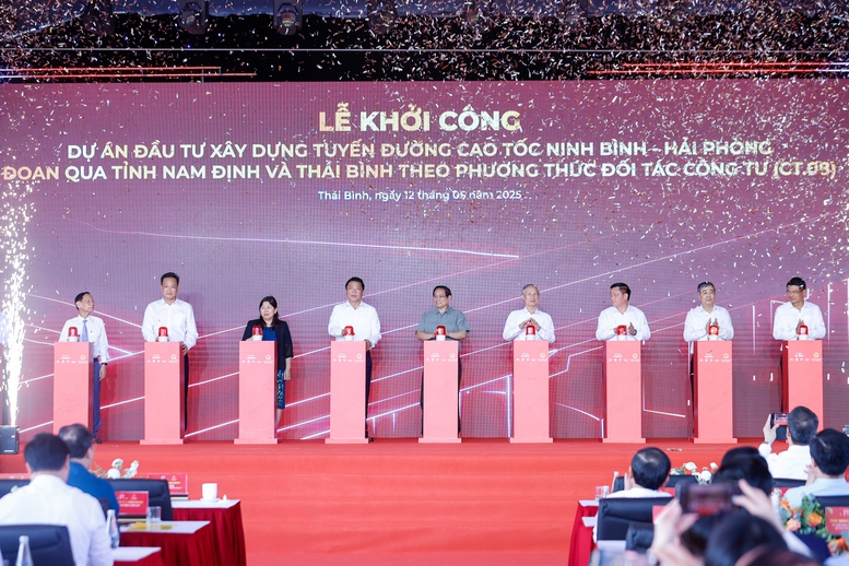 Thủ tướng dự lễ khởi công tuyến cao tốc huyết mạch qua Thái Bình, Nam Định- Ảnh 6. Thủ tướng dự lễ khởi công tuyến cao tốc huyết mạch qua Thái Bình, Nam Định- Ảnh 6.