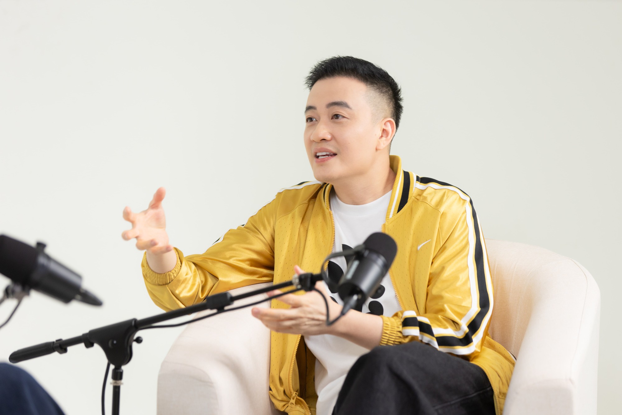 Lương Mạnh Hải lên tiếng chuyện ế phim phải quay TikTok "xà lơ", hé lộ chuyện tái xuất với Tăng Thanh Hà- Ảnh 2. Lương Mạnh Hải lên tiếng chuyện ế phim phải quay TikTok "xà lơ", hé lộ chuyện tái xuất với Tăng Thanh Hà- Ảnh 2.