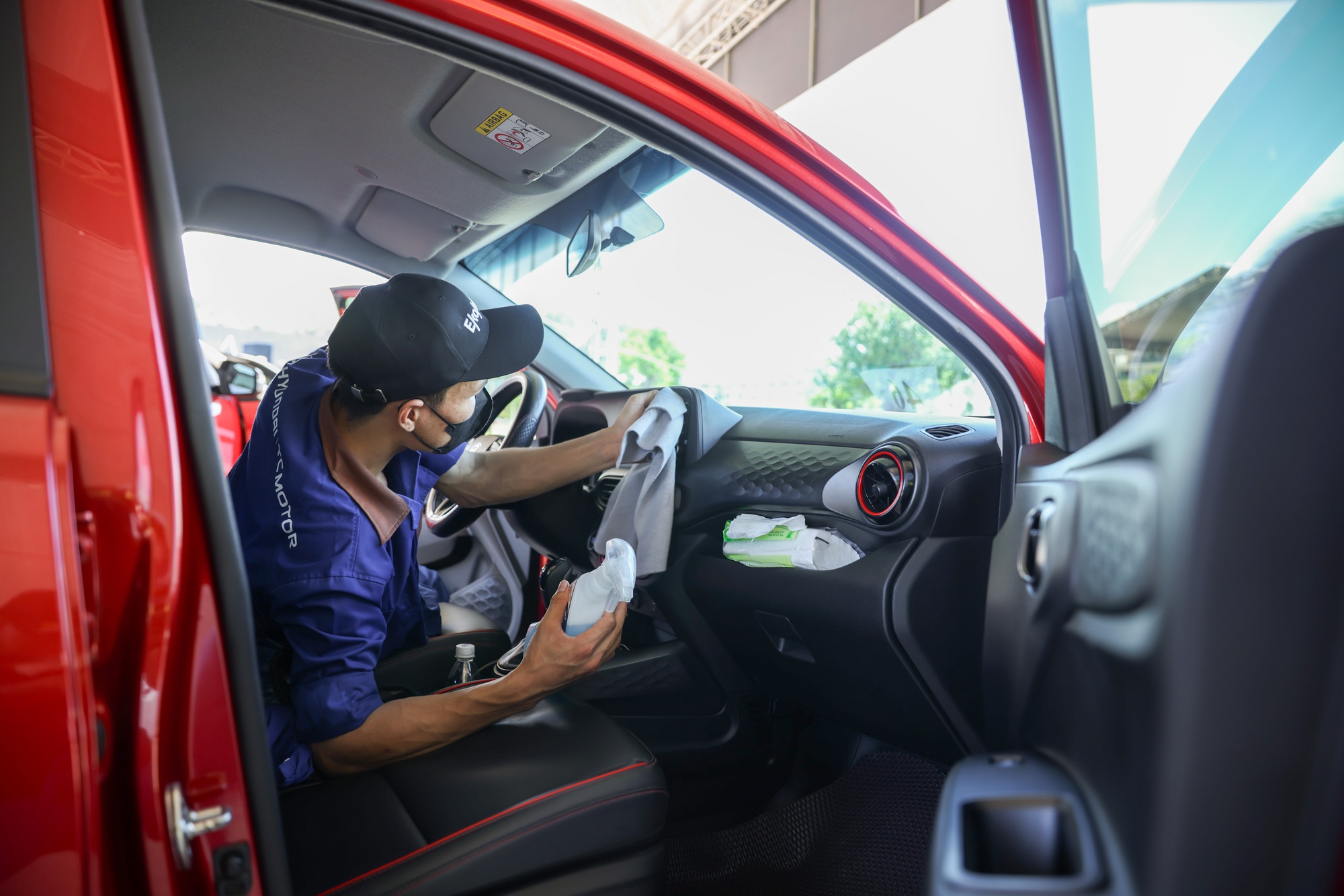 Hyundai ‘chạy show’ chăm sóc miễn phí 1.200 xe tại 10 tỉnh, thành này- Ảnh 2. Hyundai ‘chạy show’ chăm sóc miễn phí 1.200 xe tại 10 tỉnh, thành này- Ảnh 2.