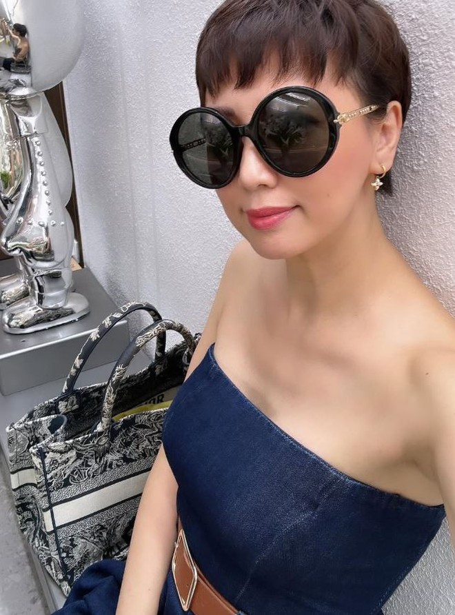 Mẹ vợ hot nhất làng bóng đá khoe nhan sắc U50 trẻ đẹp khó tin, “gen” đỉnh cỡ này Doãn Hải My cỡ nào?- Ảnh 3. Mẹ vợ hot nhất làng bóng đá khoe nhan sắc U50 trẻ đẹp khó tin, “gen” đỉnh cỡ này Doãn Hải My cỡ nào?- Ảnh 3.